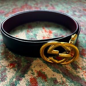 Gucci belt. Vintage, black leather made in Italy.